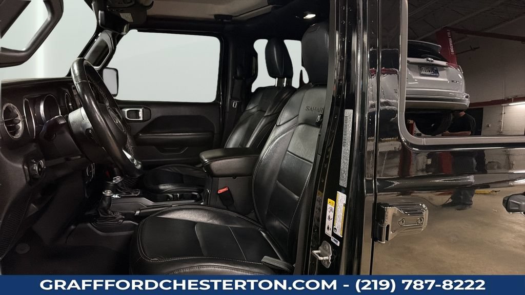 Used 2018 Jeep Wrangler Unlimited Sahara AWD/4WD image 22