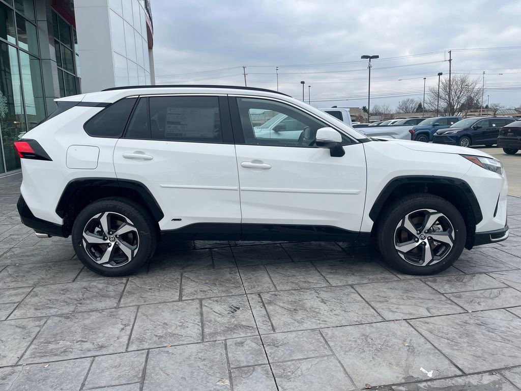 New 2025 Toyota RAV4 SE image 6