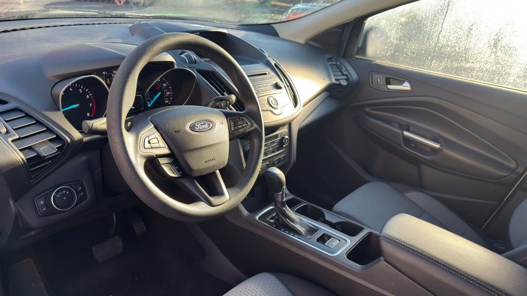 Used 2017 Ford Escape SE image 9
