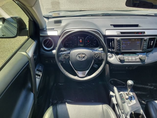 Used 2018 Toyota RAV4 XLE FWD image 11