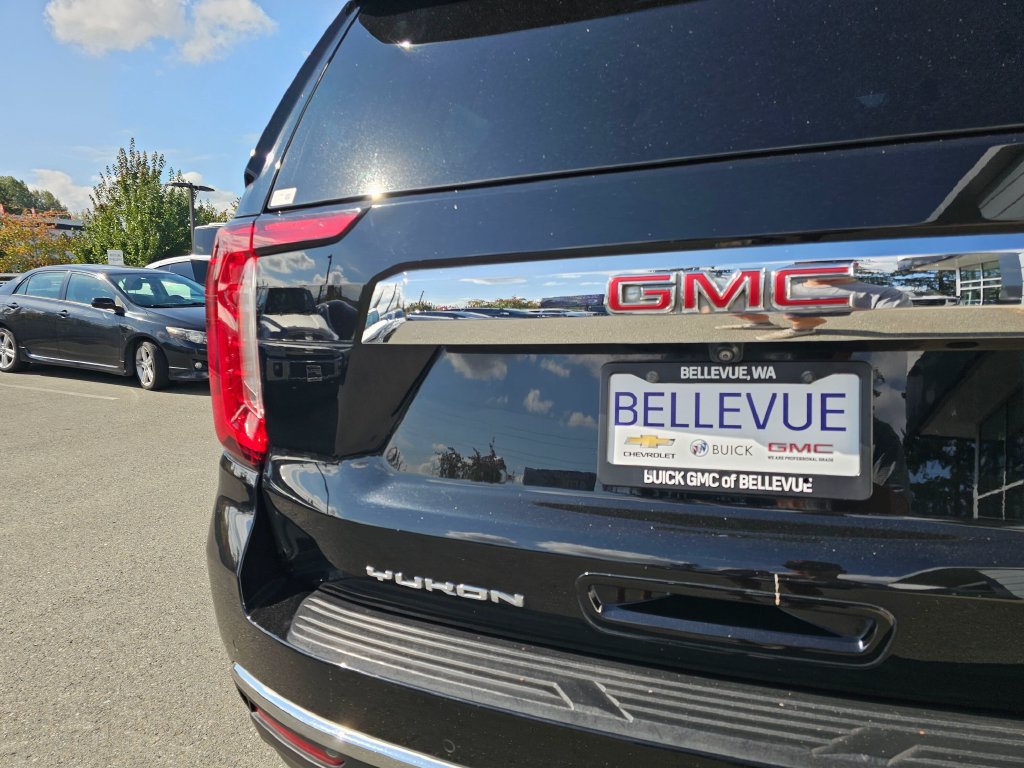Used 2022 GMC Yukon SLT w/ SLT Luxury Package AWD/4WD image 16