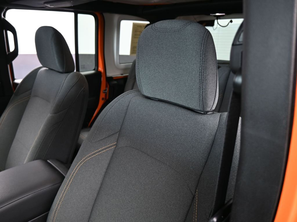 Used 2025 Jeep Wrangler Sport image 14