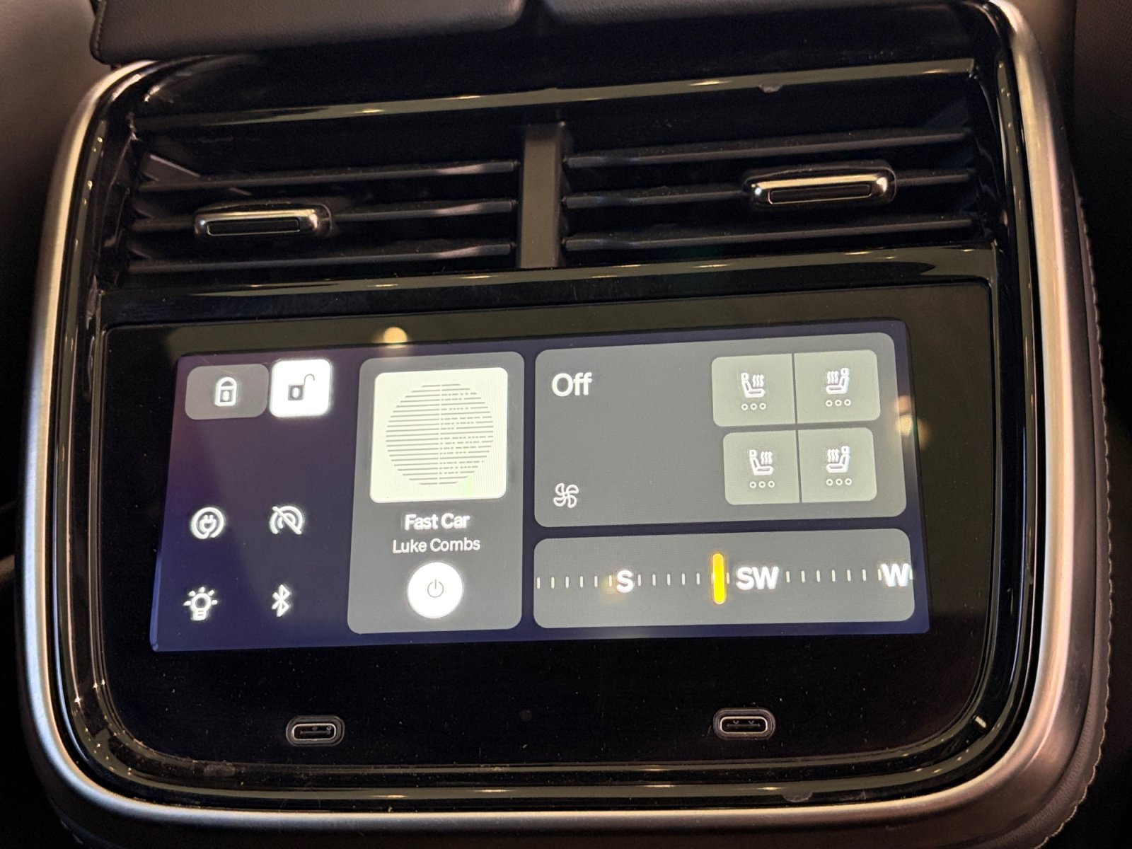 Used 2026 Rivian R1S Adventure Tri AWD/4WD image 30