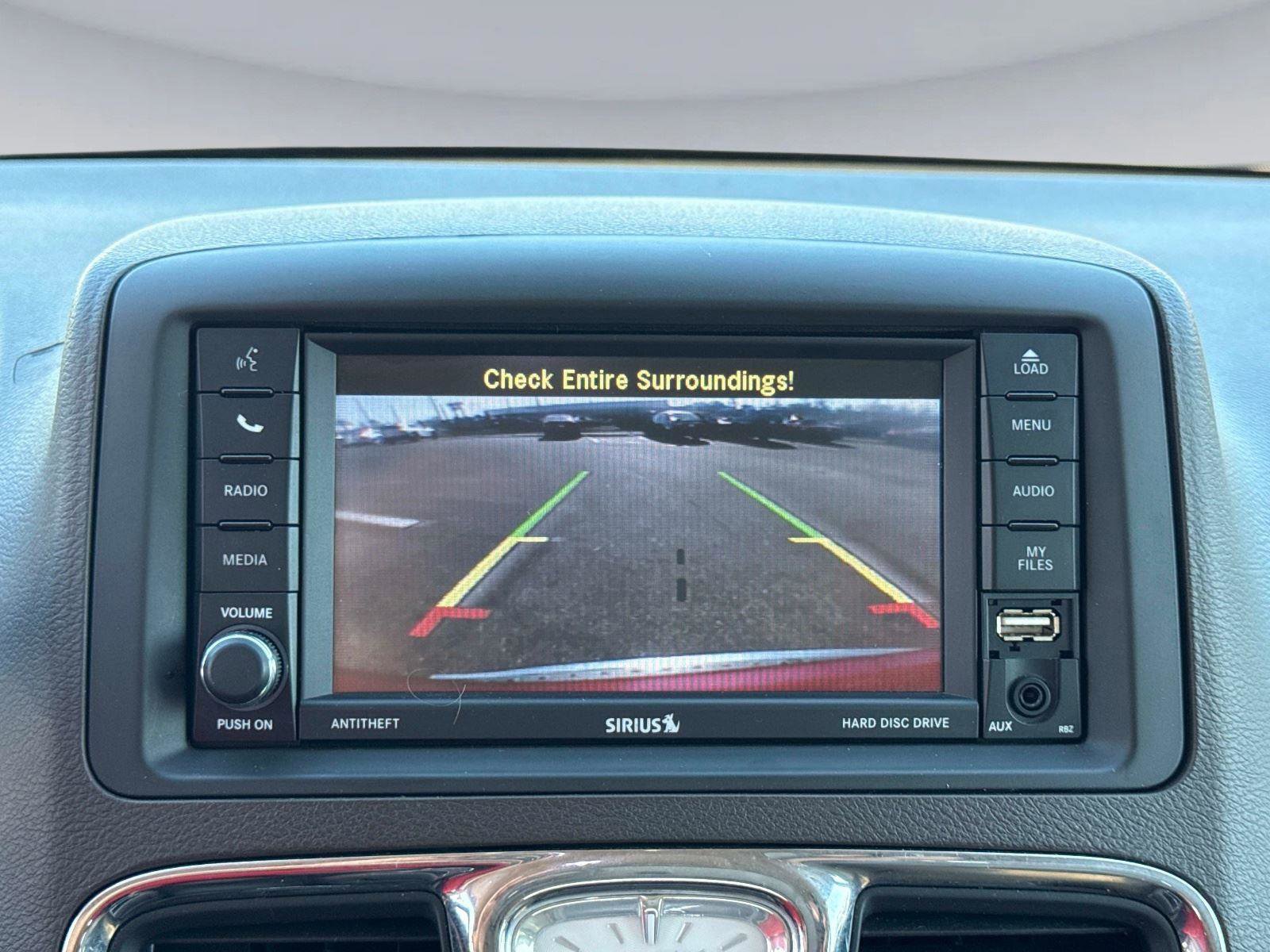 Used 2016 Chrysler Town & Country Touring image 24