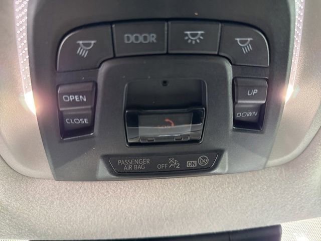 Used 2023 Toyota Corolla Cross XLE image 28