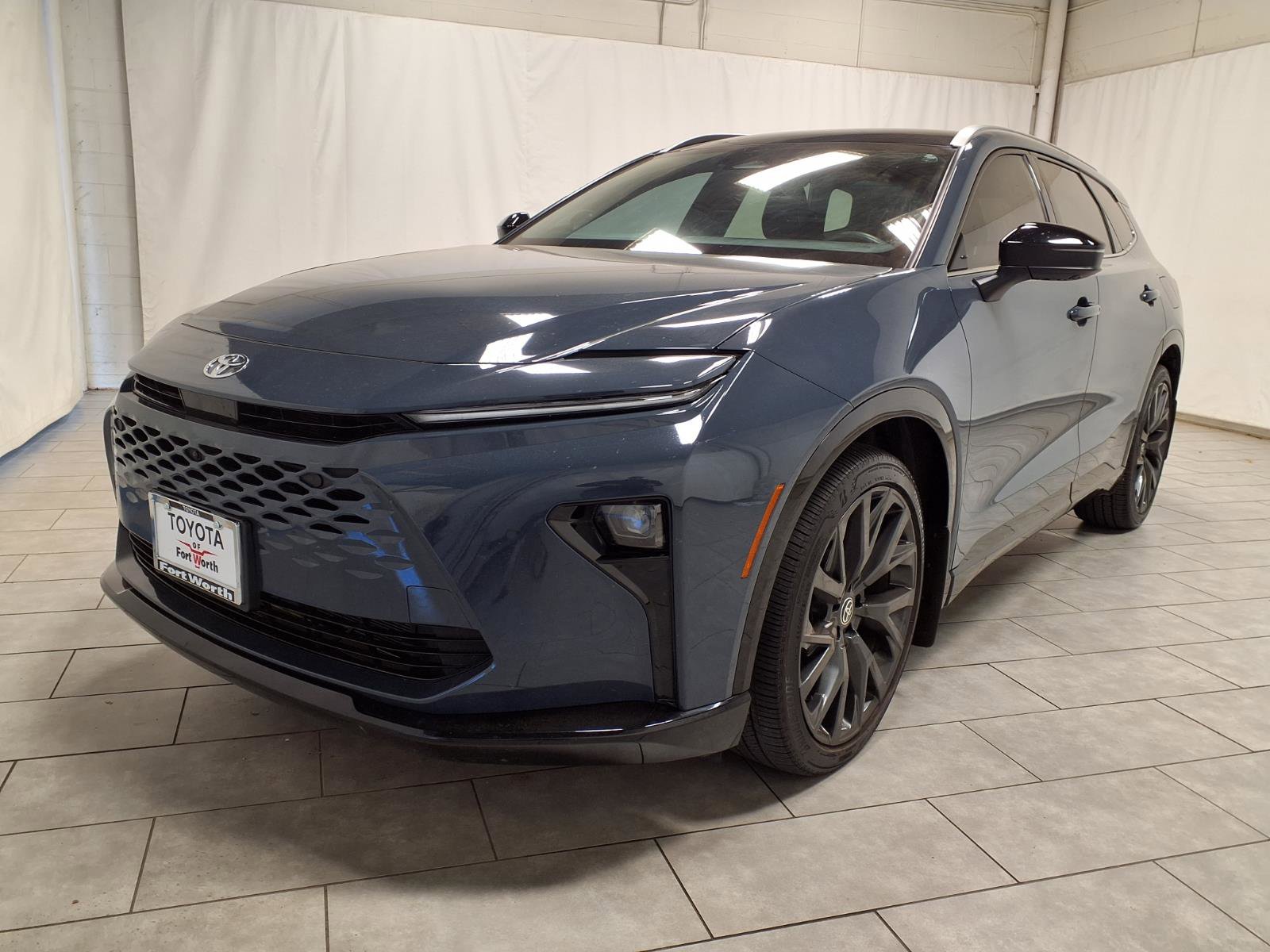 Used 2025 Toyota Crown Signia w/ Advanced Technology Package image 3