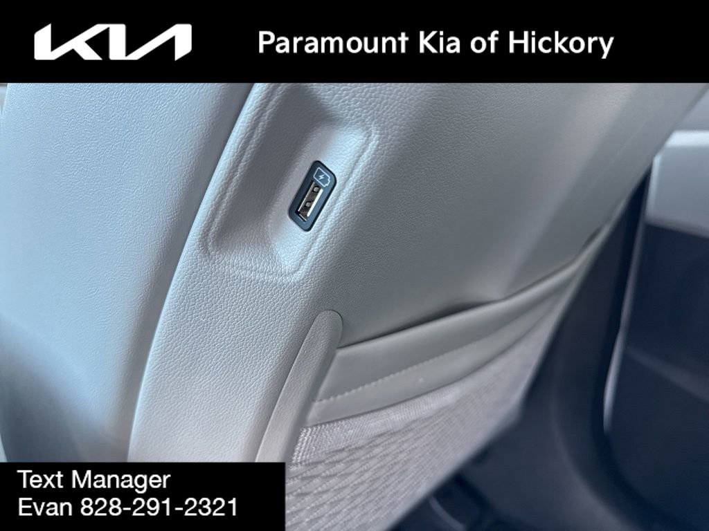 Used 2023 Kia Sorento S w/ Panoramic Sunroof Package image 17