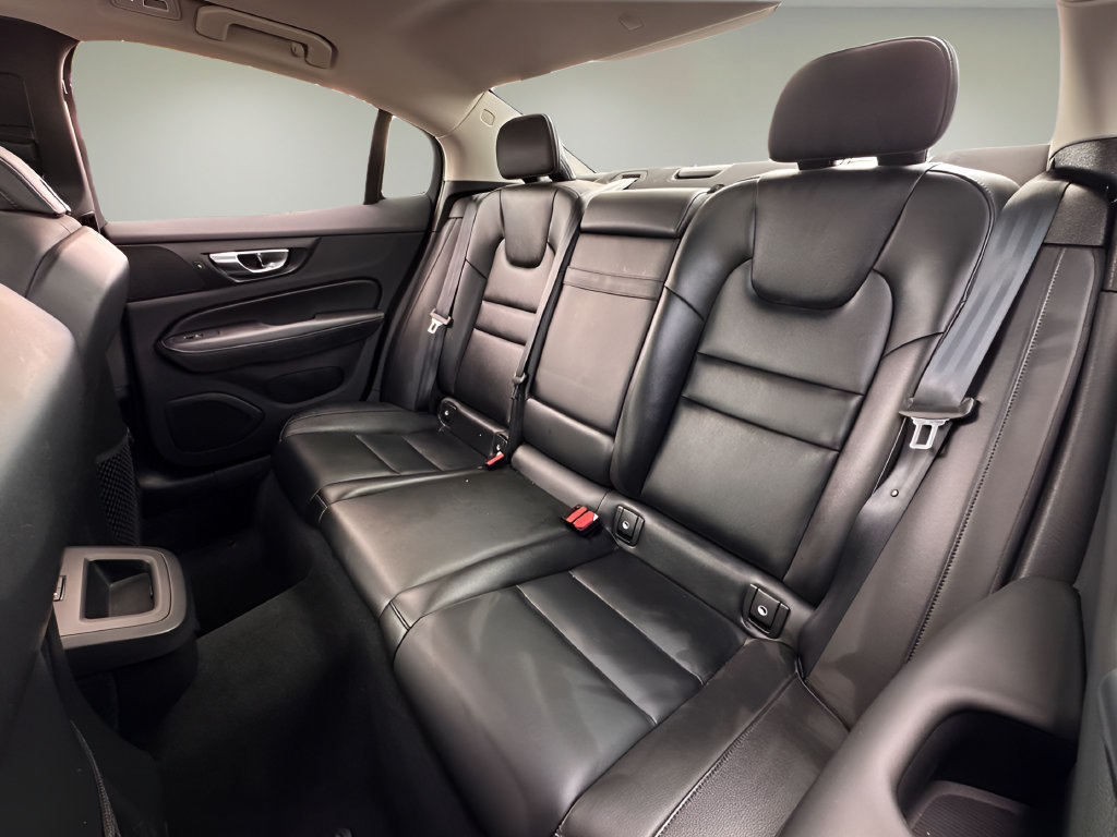Used 2025 Volvo S60 B5 Core FWD image 19