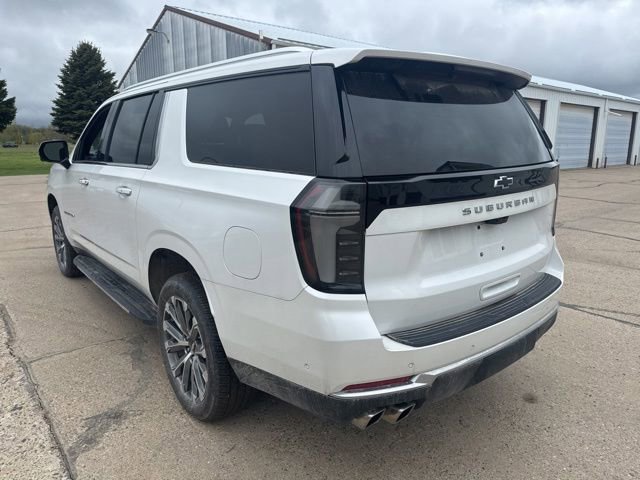 Used 2025 Chevrolet Suburban High Country w/ Sun And Tow Package AWD/4WD image 4