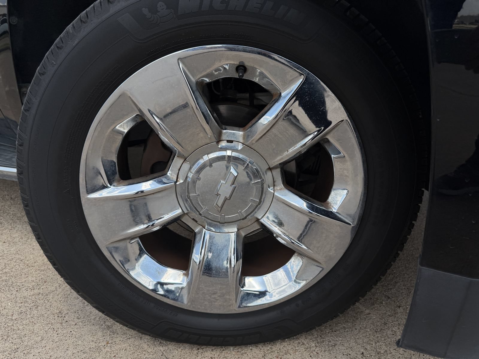 Used 2015 Chevrolet Suburban LTZ AWD/4WD image 10