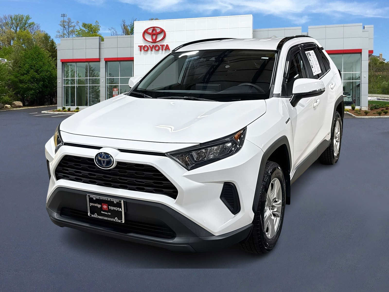 Used 2020 Toyota RAV4 LE w/ Carpet Mat Package AWD/4WD video 1