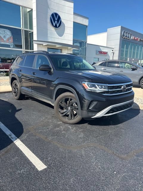 Used 2023 Volkswagen Atlas SE w/ Black Wheel Package AWD/4WD image 1