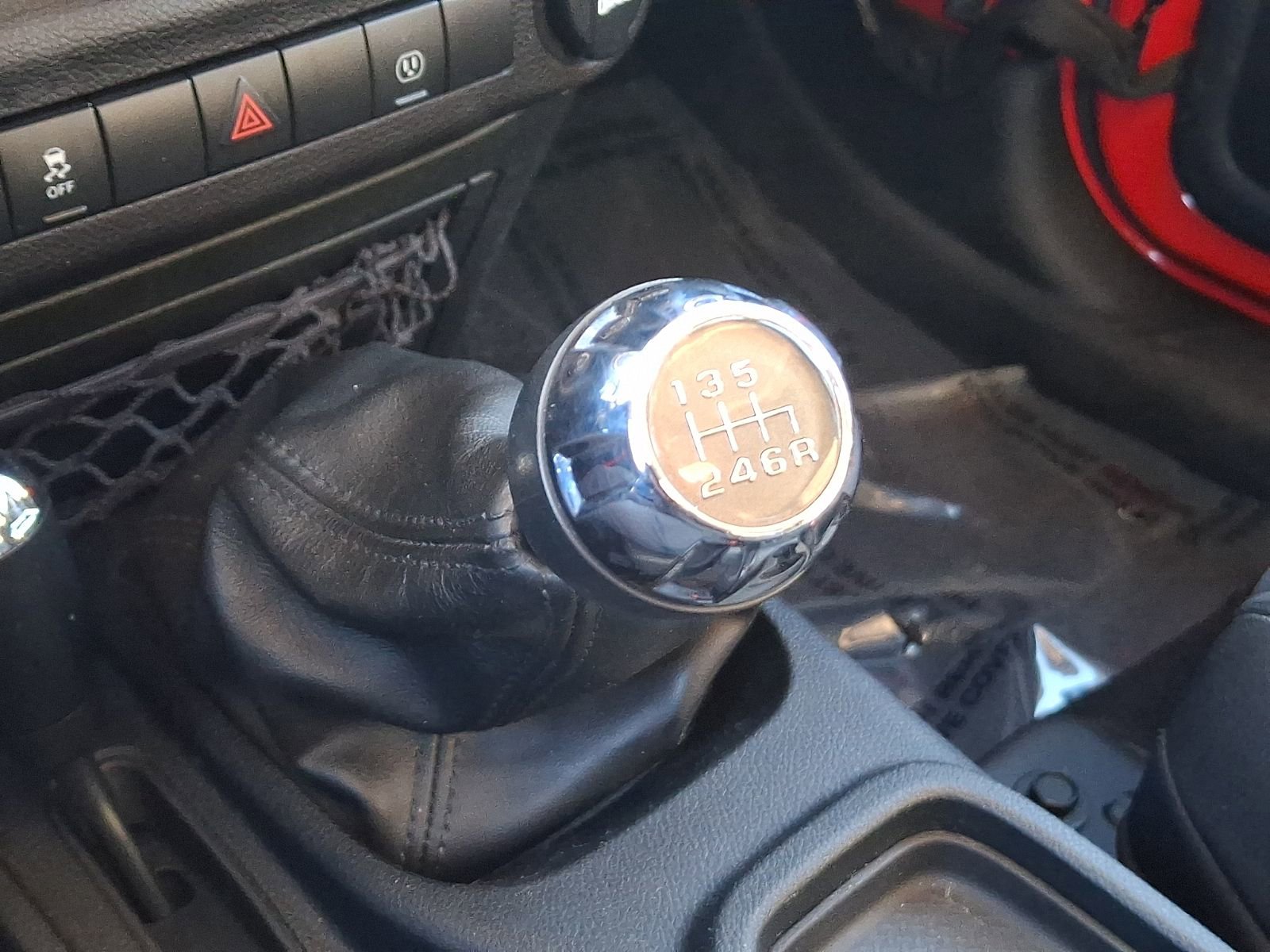 Used 2017 Jeep Wrangler Unlimited Sahara w/ Connectivity Group image 15