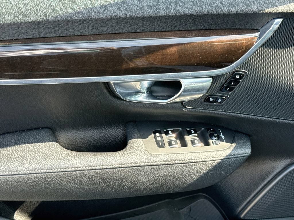 Used 2018 Volvo S90 T6 Momentum w/ Convenience Package AWD/4WD image 23
