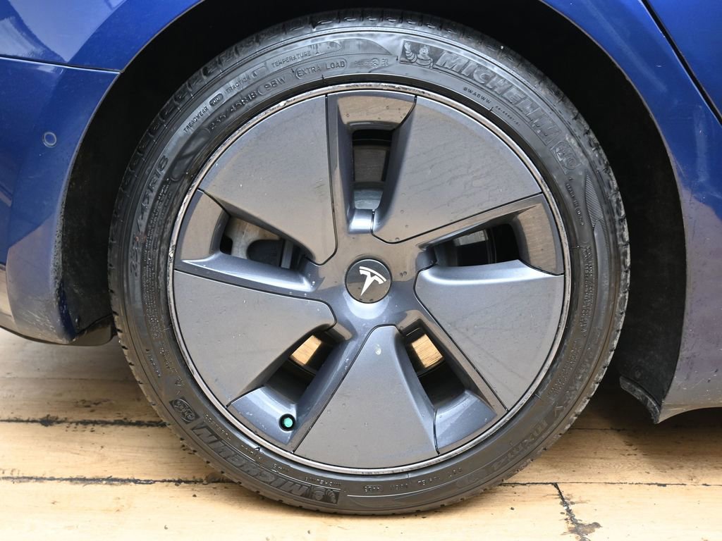 Used 2021 Tesla Model 3 Standard Range Plus image 13