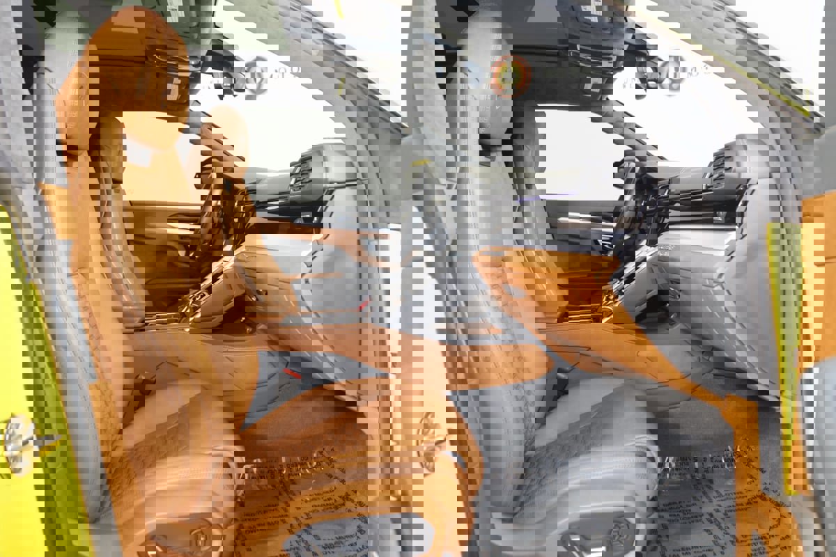 Used 2019 Lamborghini Urus image 14