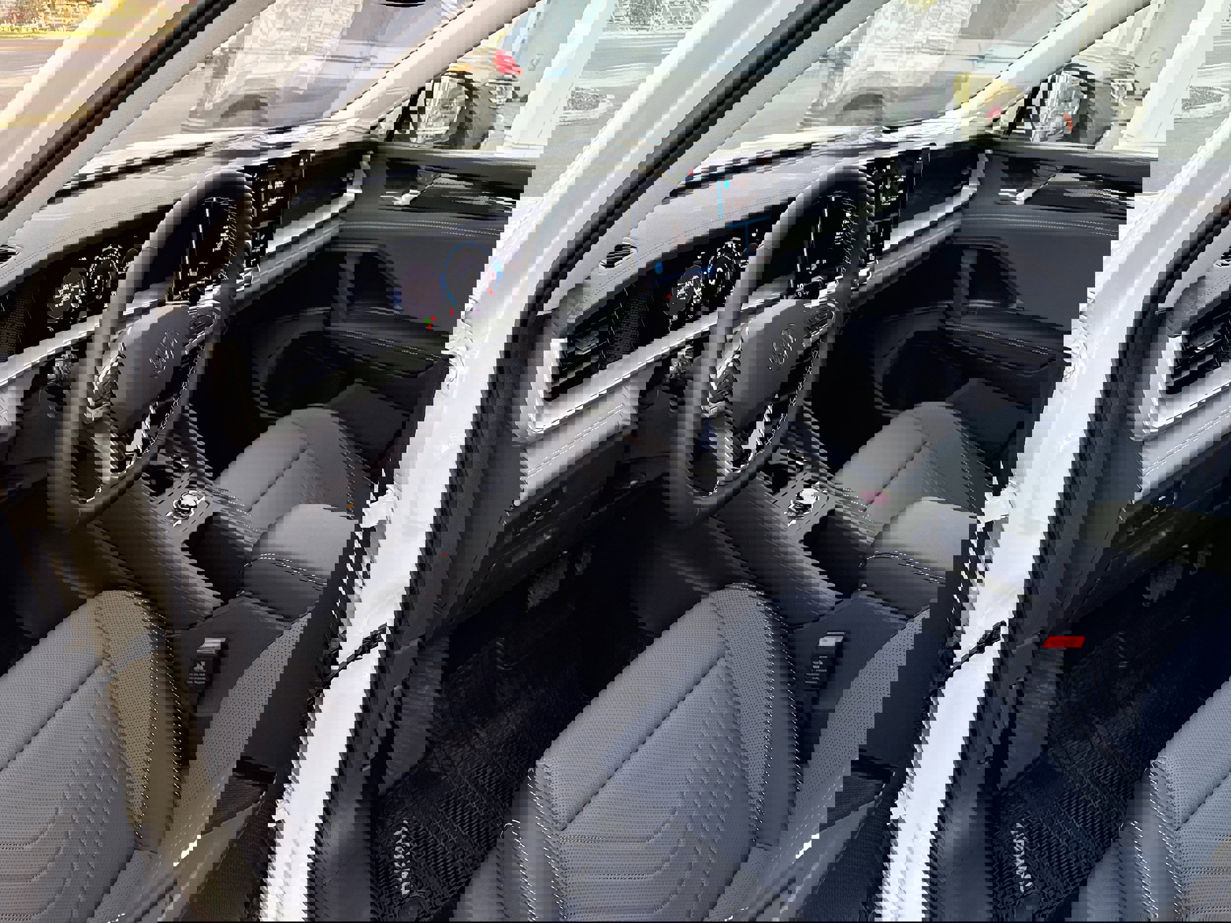 New 2025 Volkswagen Tiguan SE image 10