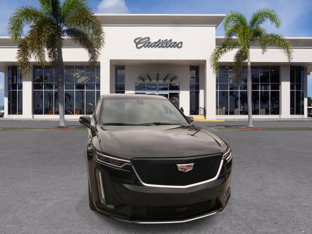 Certified 2024 Cadillac XT6 Sport w/ Platinum Package image 4