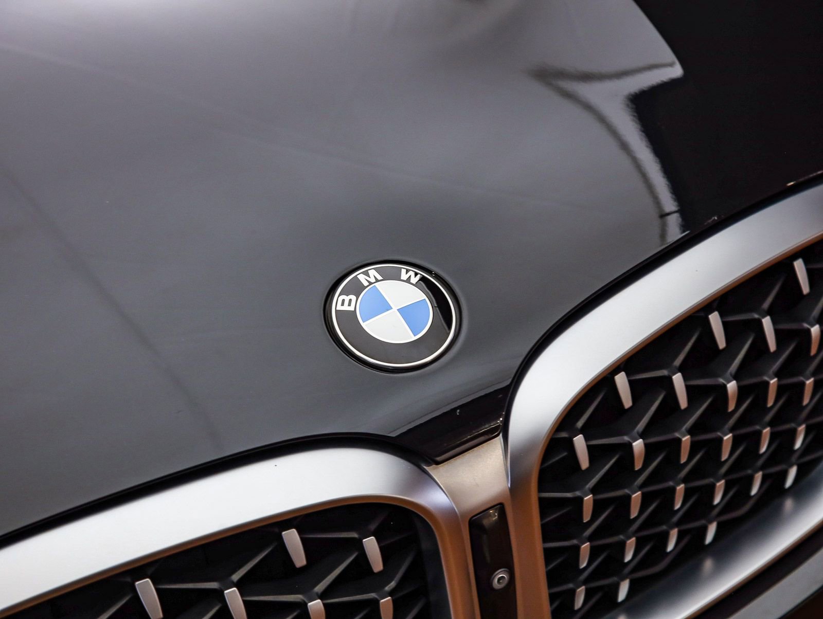 Used 2022 BMW X4 xDrive30i w/ M Sport Package 2 image 9