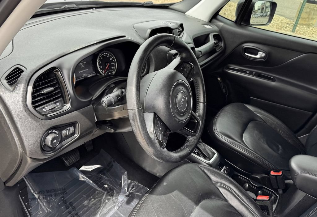 Used 2018 Jeep Renegade Altitude w/ UConnect 8.4 Nav Group AWD/4WD image 15