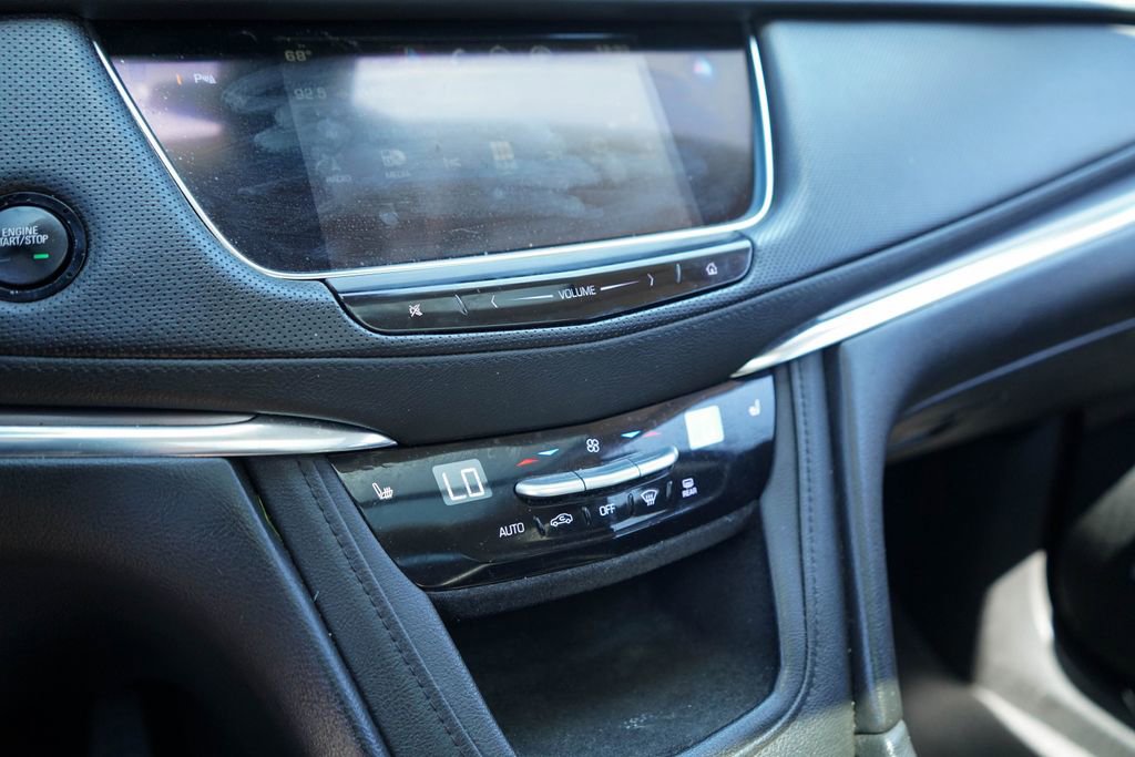 Used 2017 Cadillac XT5 Luxury w/ Driver Awareness Package FWD image 27