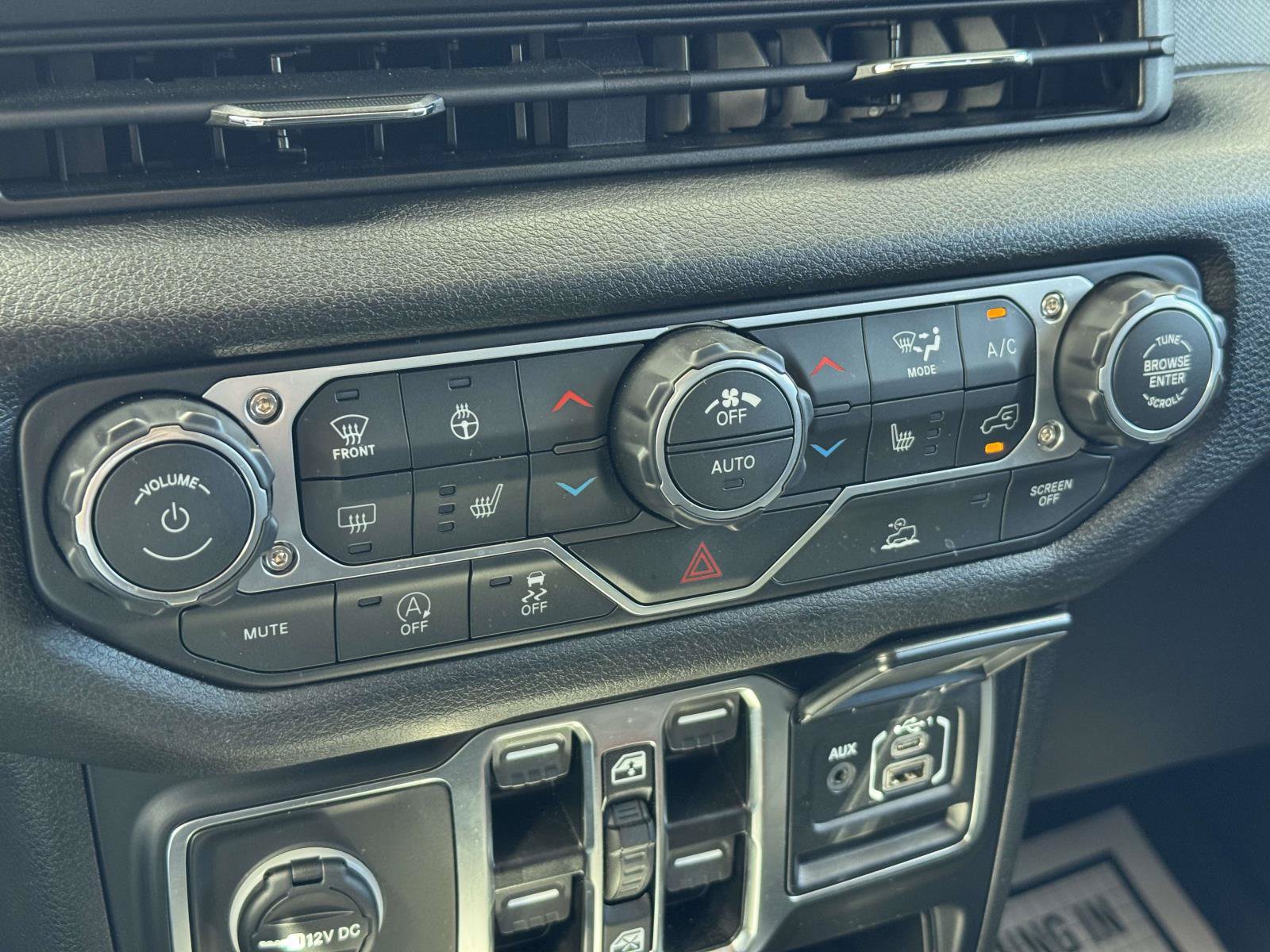 Used 2026 Jeep Wrangler Unlimited Sport AWD/4WD image 15
