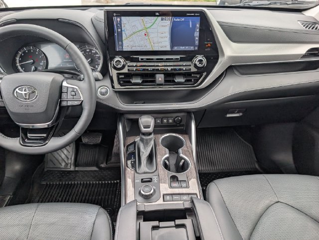 Used 2021 Toyota Highlander Platinum AWD/4WD image 21