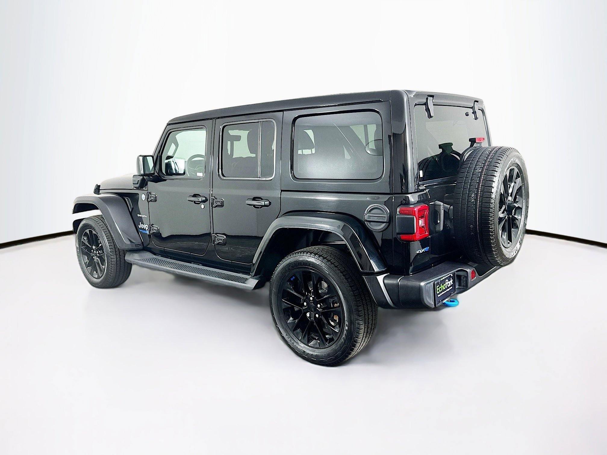 Used 2022 Jeep Wrangler Unlimited Sahara w/ Cold Weather Group AWD/4WD image 5