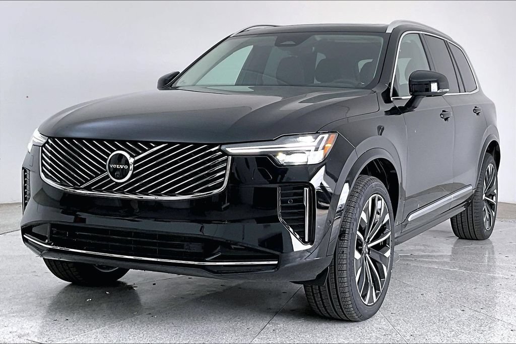 New 2026 Volvo XC90 B5 Plus AWD/4WD image 2