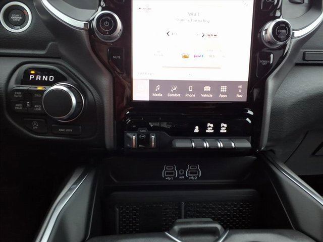 New 2026 RAM 1500 4x4 Crew Cab image 16