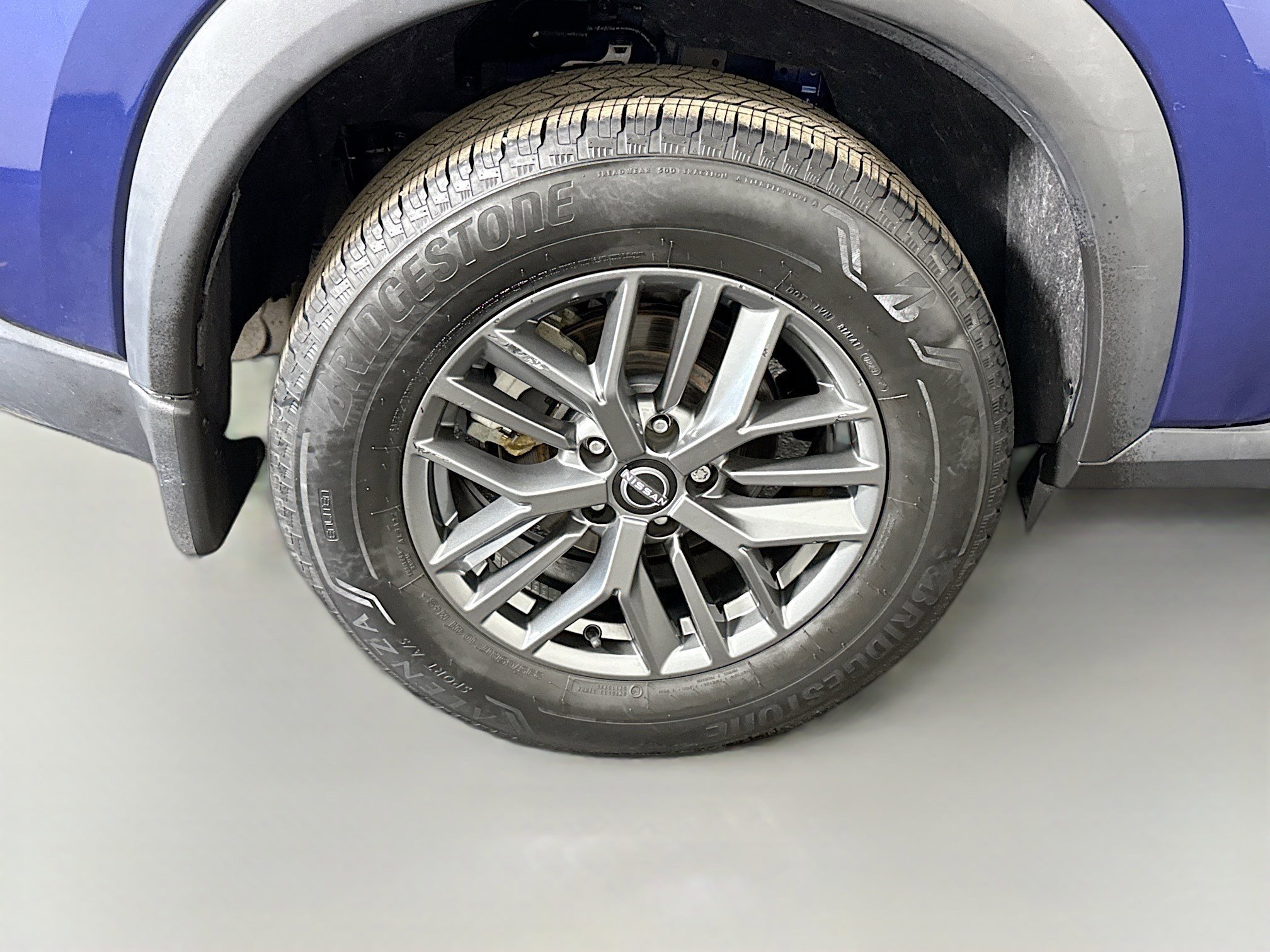 Used 2023 Nissan Rogue S image 33