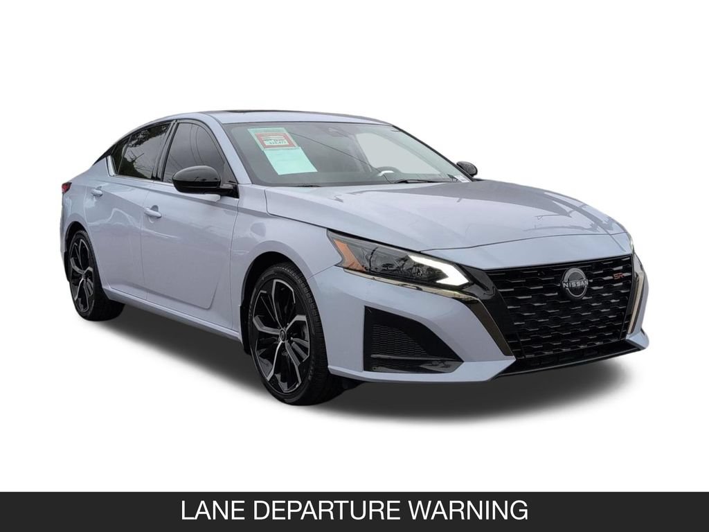 Certified 2024 Nissan Altima 2.5 SR w/ SR Premium Package FWD image 2