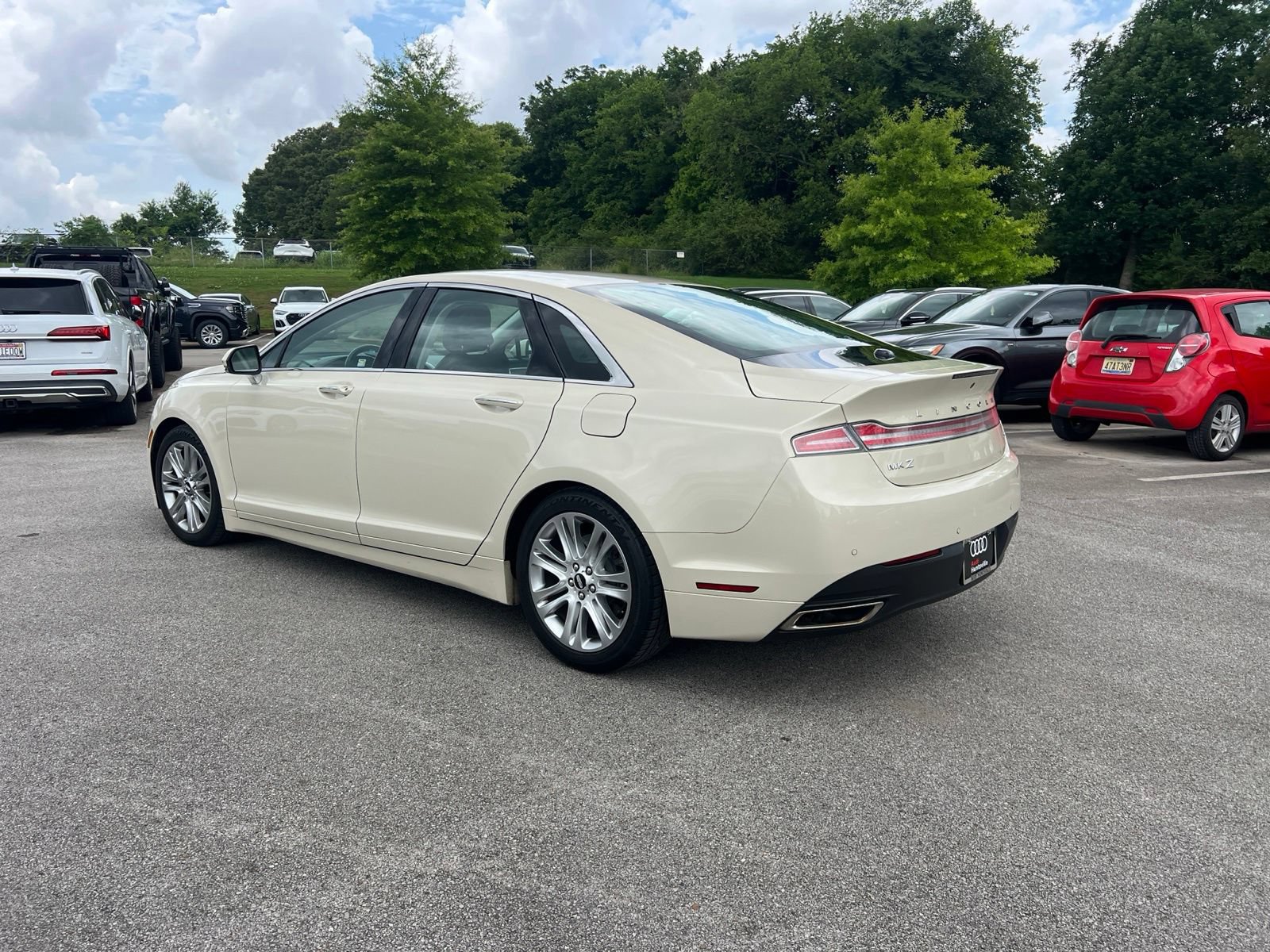 Used 2016 Lincoln MKZ w/ Equipment Group 300A Reserve FWD image 9