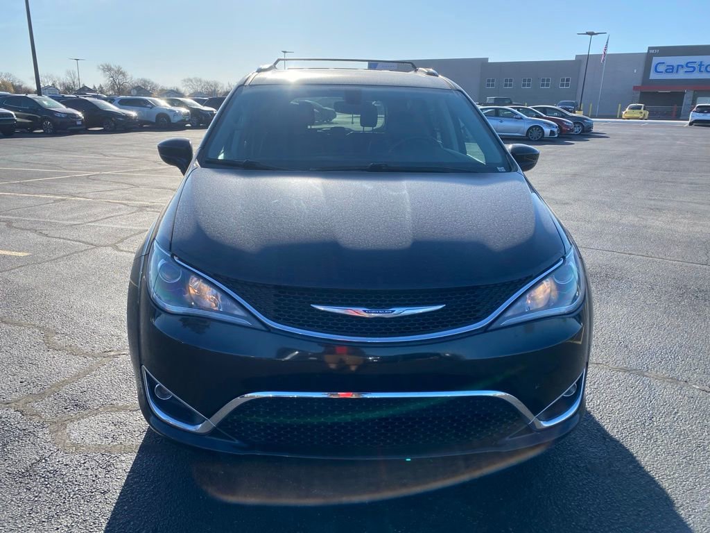Used 2019 Chrysler Pacifica Limited w/ Advanced Safetytec Group image 2