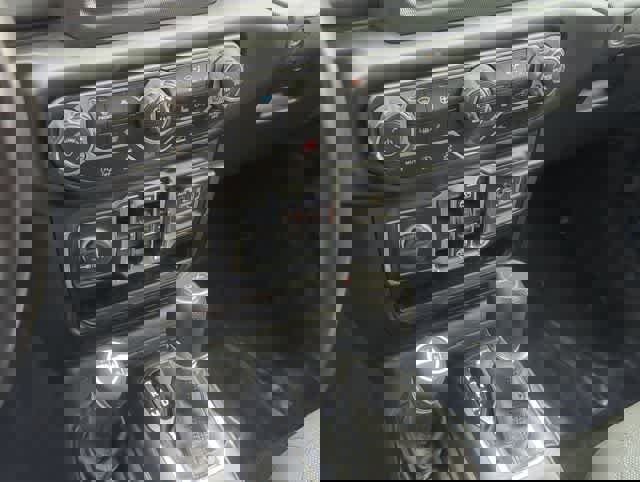 Used 2022 Jeep Gladiator Sport image 27