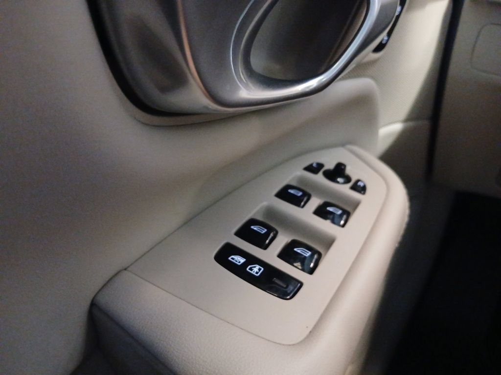 Used 2024 Volvo XC90 B5 Plus w/ Protection Package Premier AWD/4WD image 20