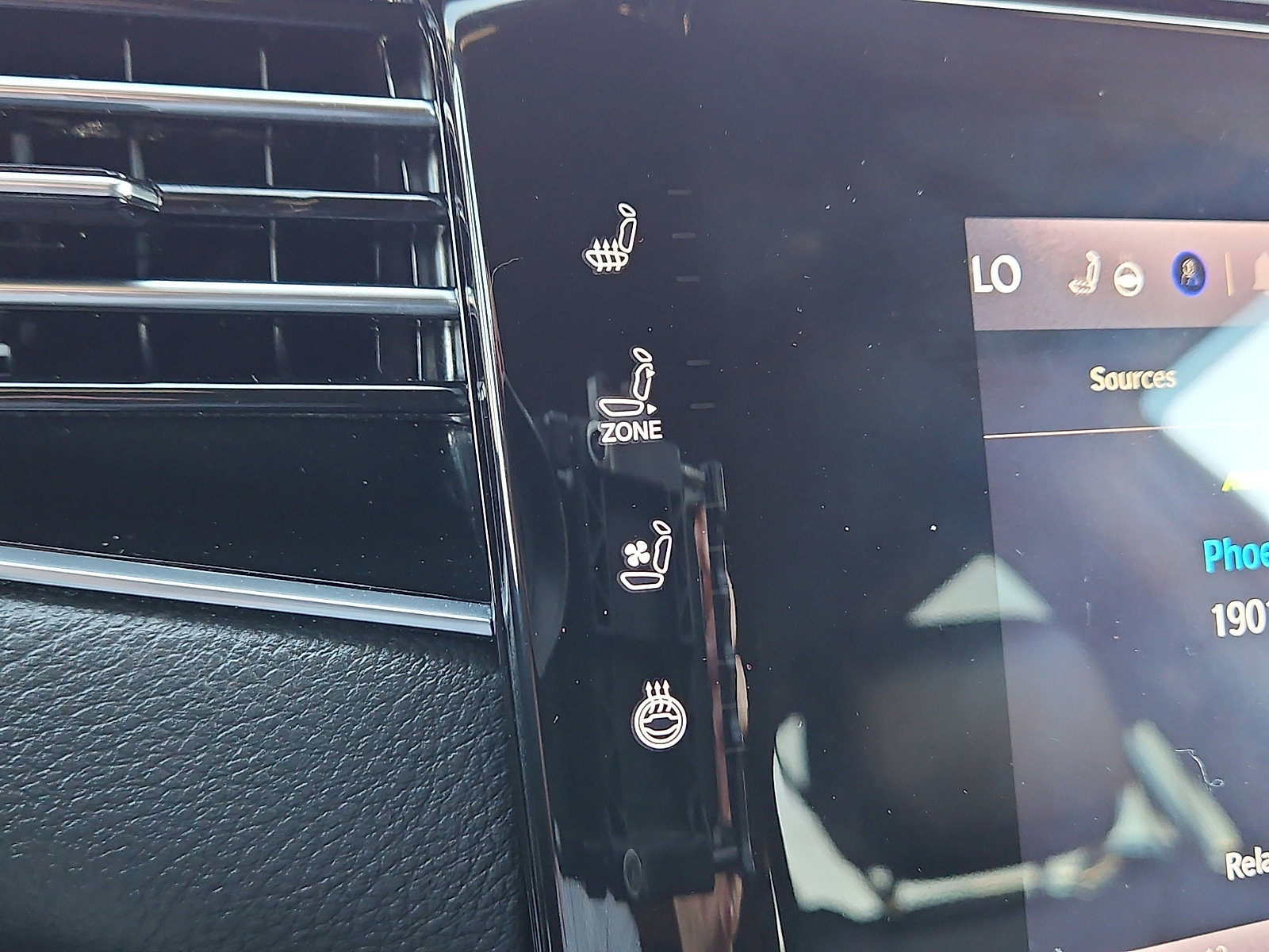 Used 2024 Jeep Wagoneer L Series II w/ Flexible Seating Group image 17