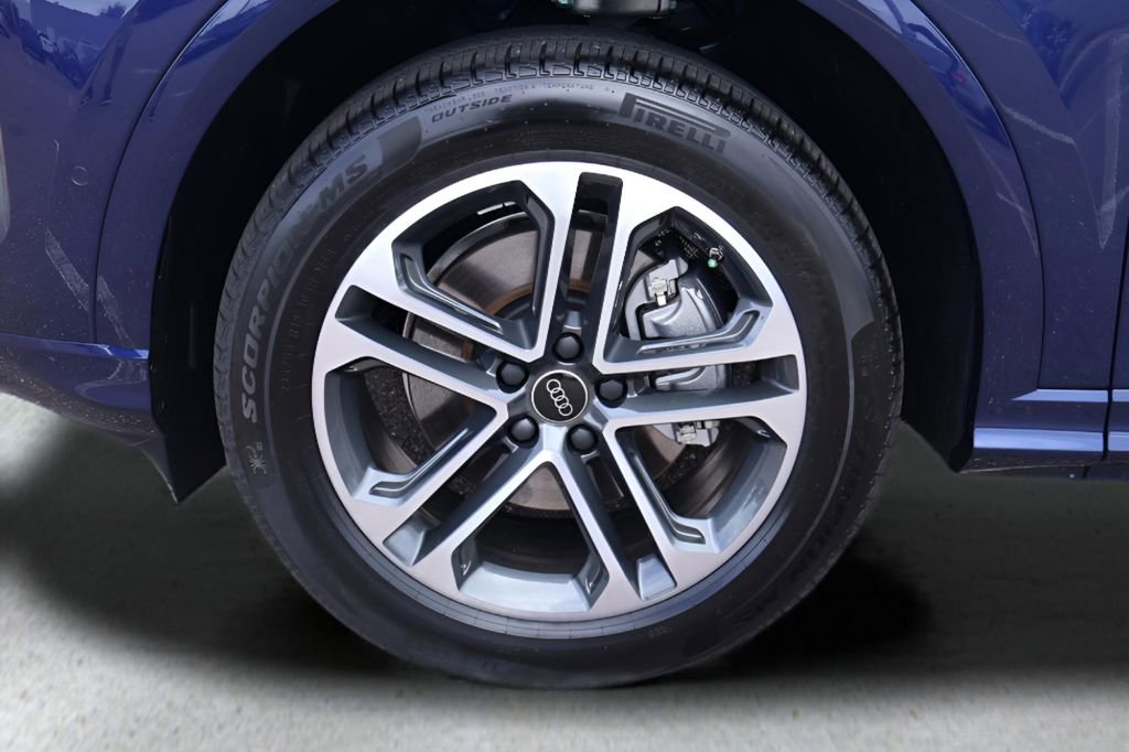 New 2025 Audi Q5 Premium image 9
