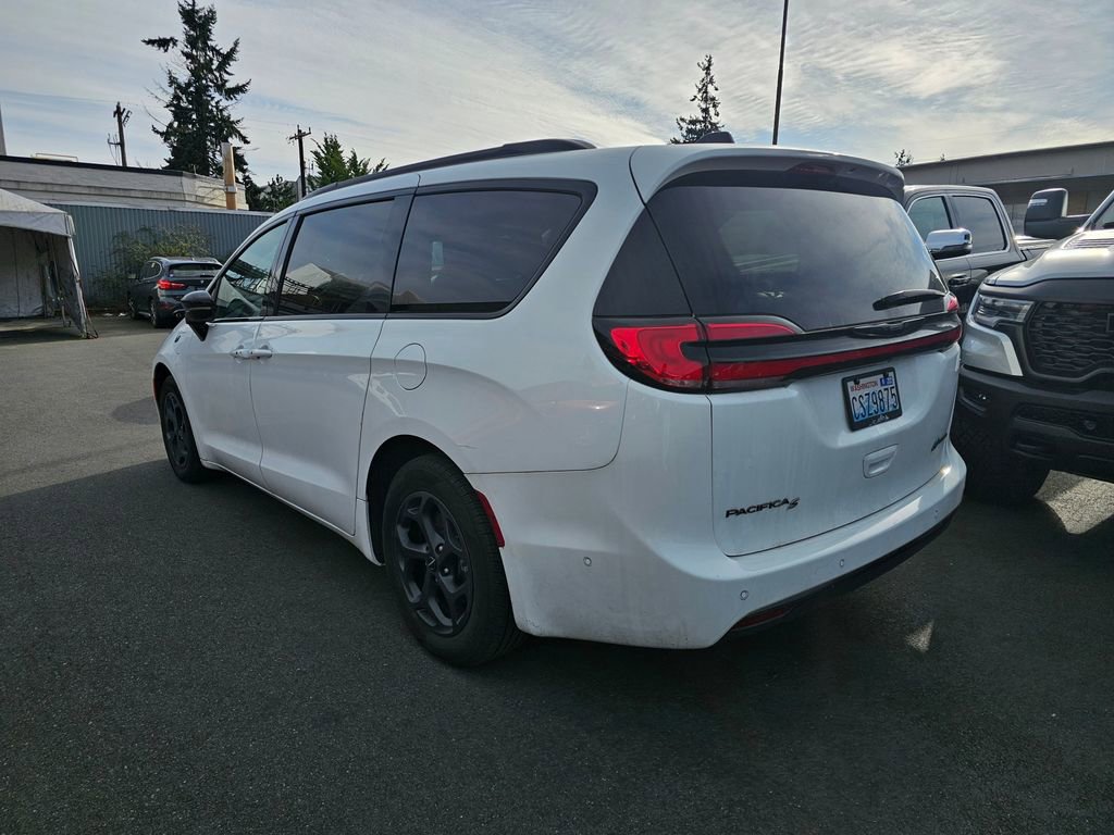Used 2023 Chrysler Pacifica Limited w/ S Appearance Package image 6
