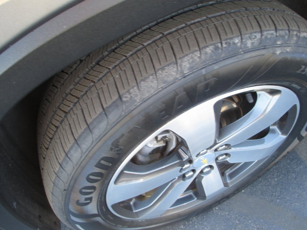 Used 2021 Chevrolet Traverse LT w/ LT Premium Package image 11