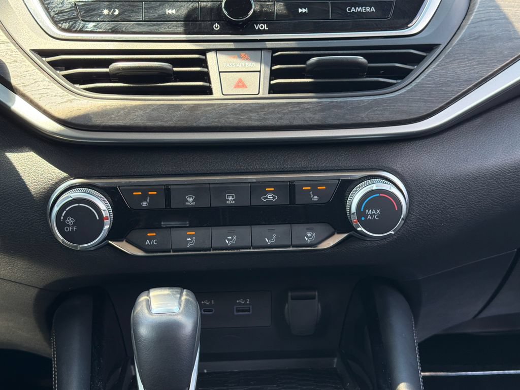Used 2024 Nissan Altima 2.5 SV w/ SV Premium Package AWD/4WD image 12