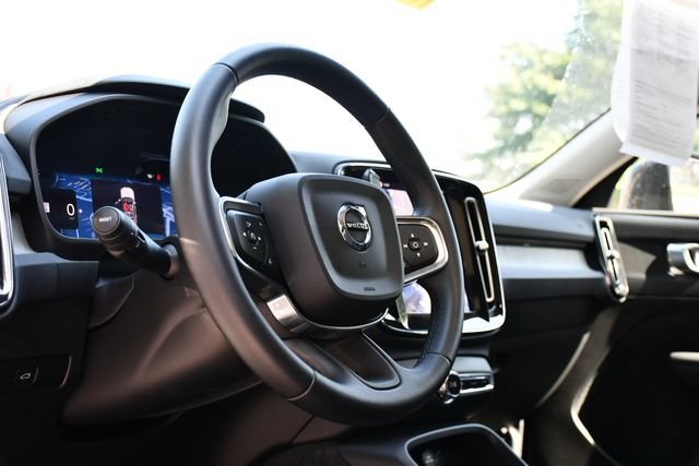 Certified 2026 Volvo XC40 B5 Plus AWD/4WD image 11