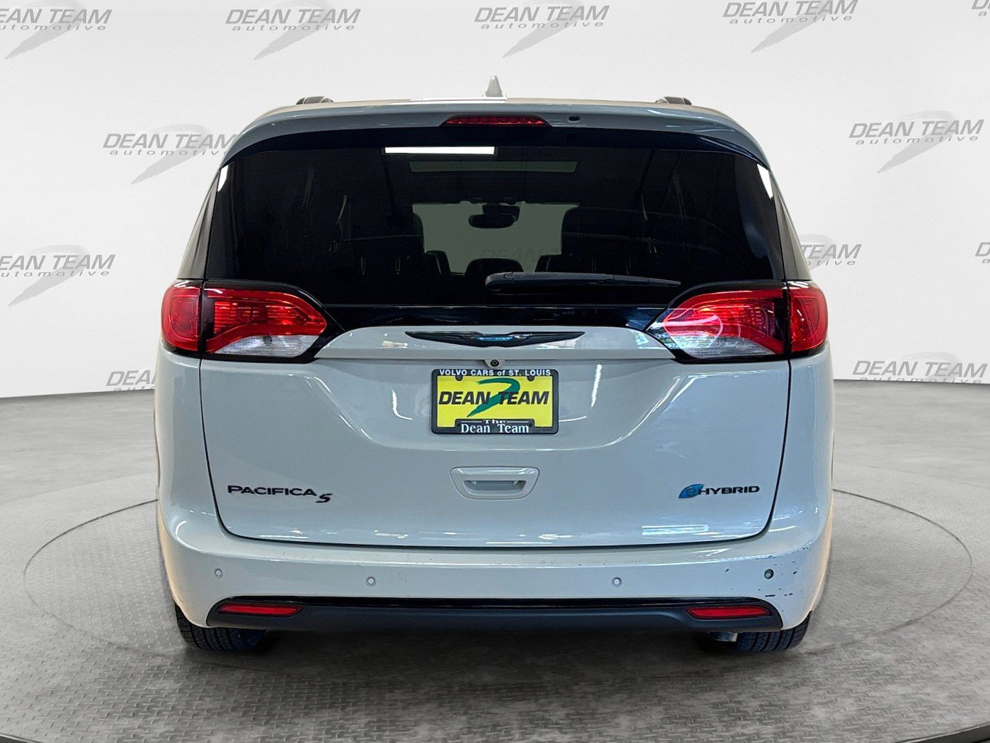 Used 2019 Chrysler Pacifica Limited w/ Advanced Safetytec Group FWD image 8