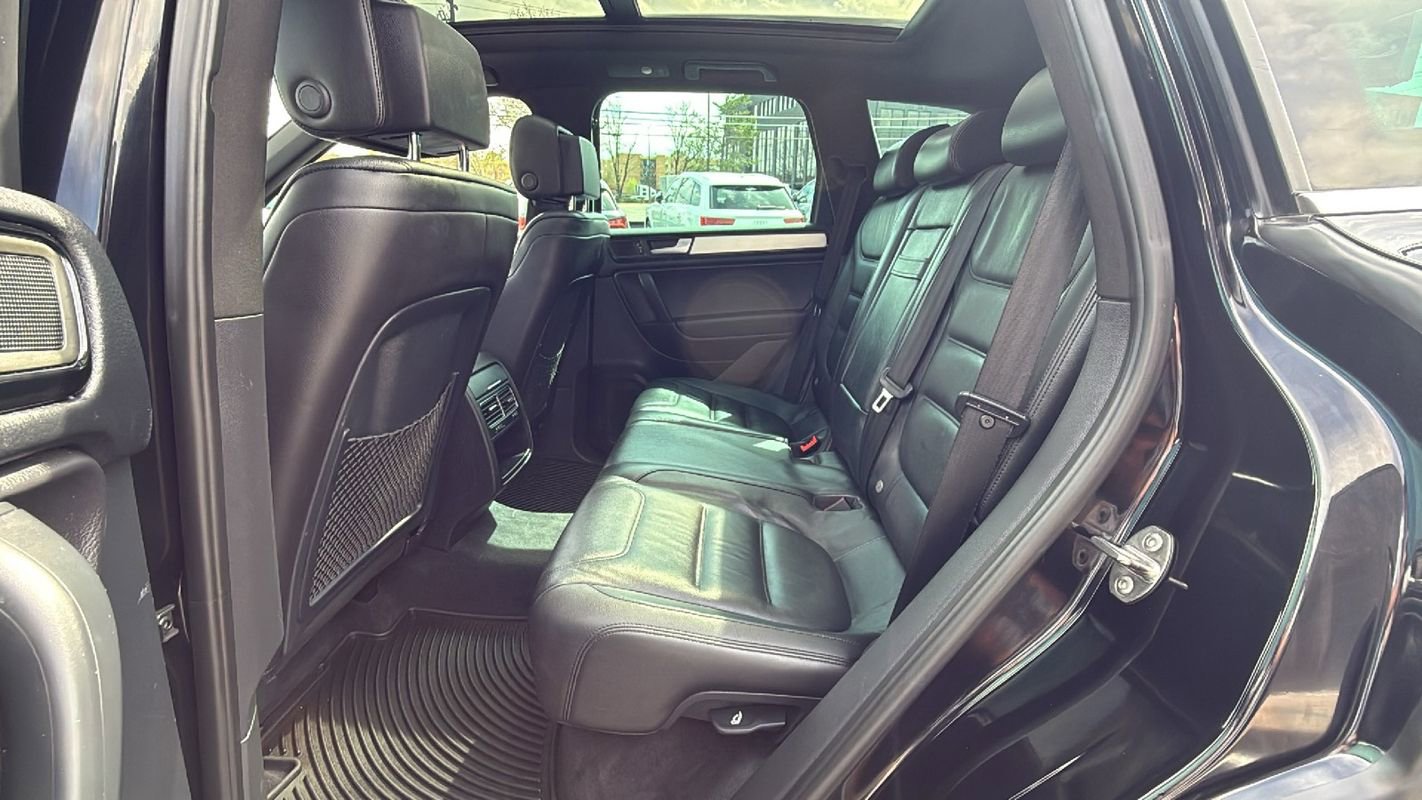 Used 2014 Volkswagen Touareg VR6 AWD/4WD image 12