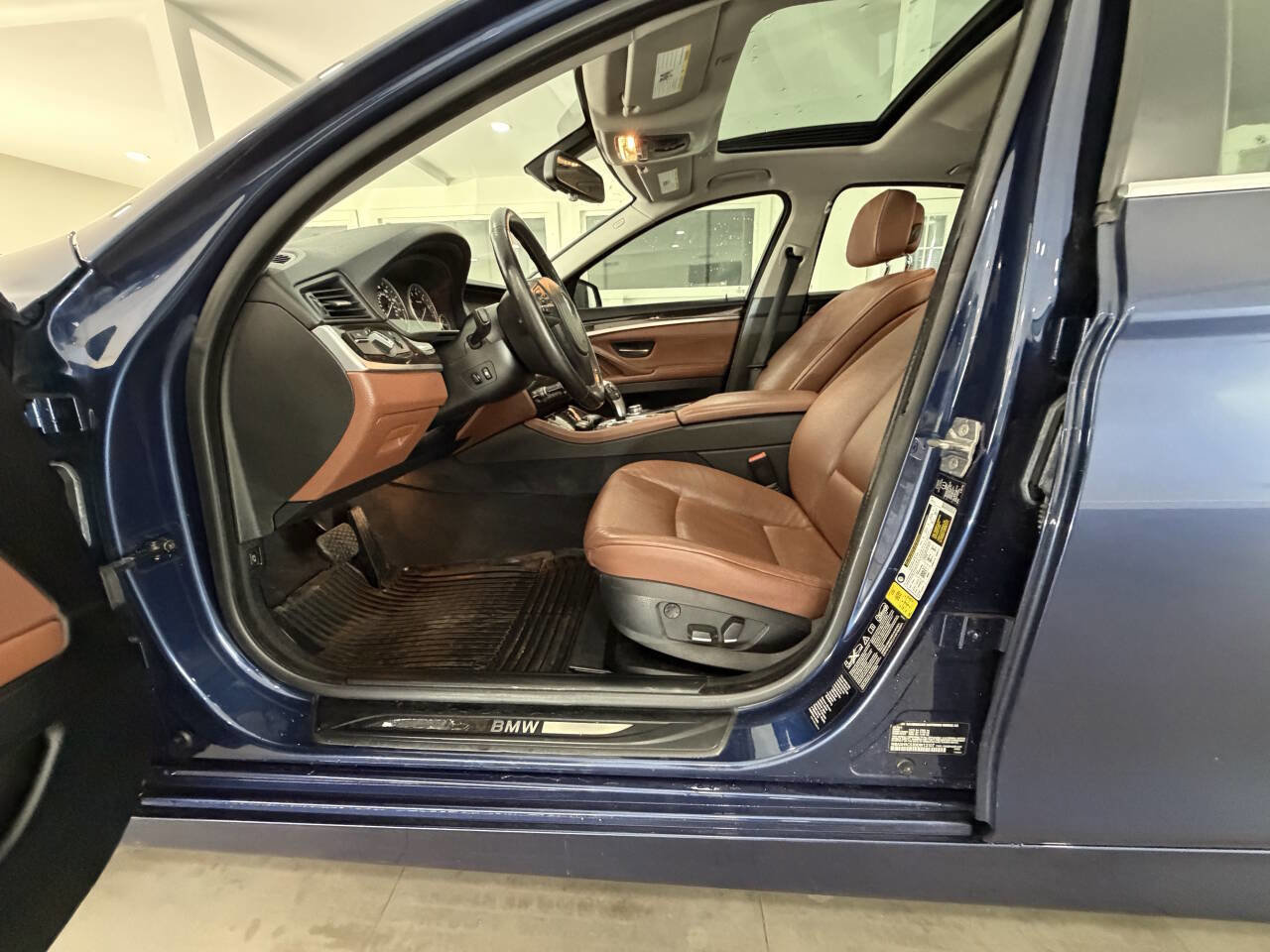 Used 2013 BMW 528i xDrive Sedan AWD/4WD image 27