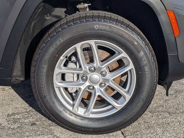 New 2025 Jeep Grand Cherokee Laredo X RWD image 9