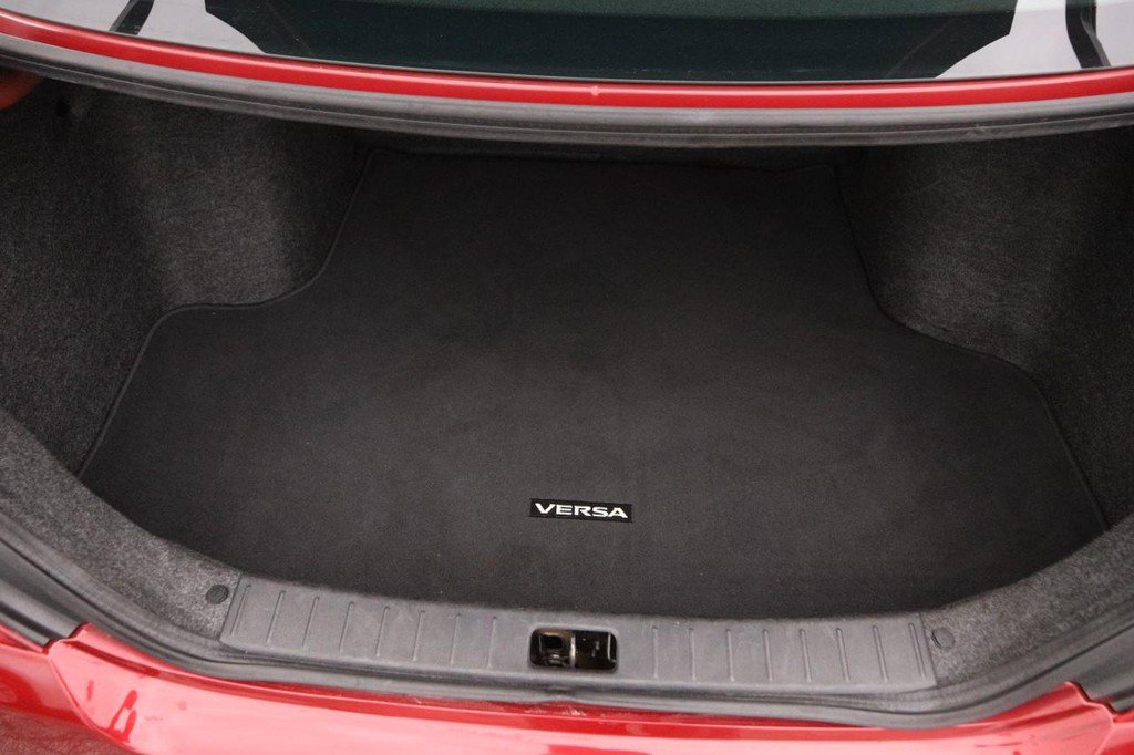 Used 2019 Nissan Versa SV FWD image 7