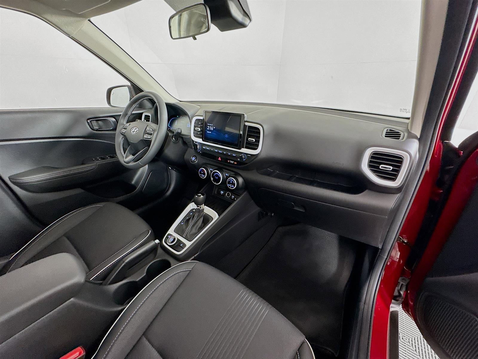 New 2025 Hyundai Venue Limited image 27