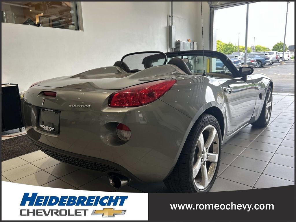 Used 2006 Pontiac Solstice Convertible w/ Premium Package RWD image 4