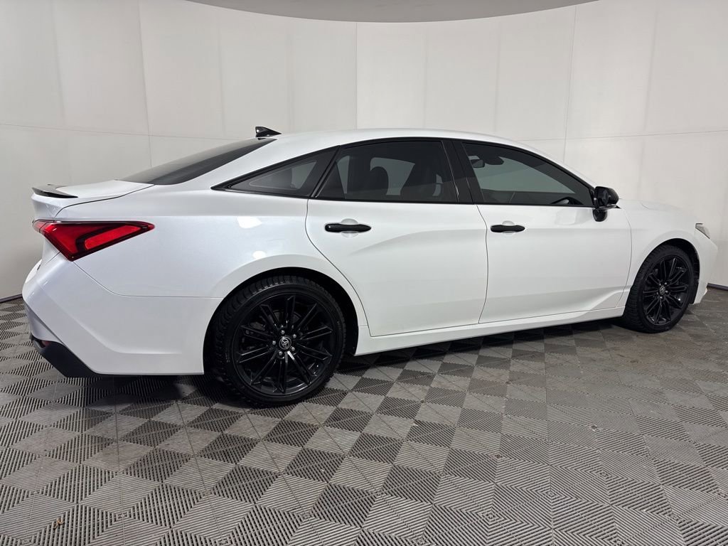 Used 2022 Toyota Avalon XSE FWD image 8